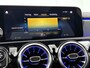 Mercedes-Benz A-klasse 180 Business Solution AMG | Panoramadak | Sfeerverlichting | Augmented Reality | Stoelverwarming | Parkeerpakket met Camera | Inclusief 24 maanden Mercedes-Benz Certified garantie voor Europa.