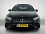 Mercedes-Benz A-klasse 180 Business Solution AMG | Panoramadak | Sfeerverlichting | Augmented Reality | Stoelverwarming | Parkeerpakket met Camera | Inclusief 24 maanden Mercedes-Benz Certified garantie voor Europa.