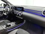 Mercedes-Benz A-klasse 180 Business Solution AMG | Panoramadak | Sfeerverlichting | Augmented Reality | Stoelverwarming | Parkeerpakket met Camera | Inclusief 24 maanden Mercedes-Benz Certified garantie voor Europa.