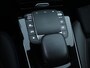 Mercedes-Benz A-klasse 180 Business Solution AMG | Panoramadak | Sfeerverlichting | Augmented Reality | Stoelverwarming | Parkeerpakket met Camera | Inclusief 24 maanden Mercedes-Benz Certified garantie voor Europa.
