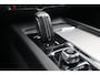 Volvo V60 2.0 B4 R-Design | Bowers Wilkins Audio | Panoramadak | Achteruitrijcamera | Lichtmetalen Velgen 20 inch | BLIS | Cruise Control Adaptief | Elektrisch Verstelbare Voorstoelen | Navigatie | Apple Carplay | Android Auto | Keyless Entry