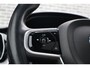 Volvo V60 2.0 B4 R-Design | Bowers Wilkins Audio | Panoramadak | Achteruitrijcamera | Lichtmetalen Velgen 20 inch | BLIS | Cruise Control Adaptief | Elektrisch Verstelbare Voorstoelen | Navigatie | Apple Carplay | Android Auto | Keyless Entry