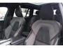 Volvo V60 2.0 B4 R-Design | Bowers Wilkins Audio | Panoramadak | Achteruitrijcamera | Lichtmetalen Velgen 20 inch | BLIS | Cruise Control Adaptief | Elektrisch Verstelbare Voorstoelen | Navigatie | Apple Carplay | Android Auto | Keyless Entry
