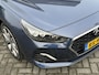 Hyundai i30 Fastback 1.4 T-GDI Premium / Lederen Bekleding / Panorama Dak / Trekhaak / 18" met all season / Navigatie / Electrisch verstelbare bestuurderstoel met geheugen /