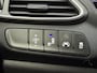 Hyundai i30 Fastback 1.4 T-GDI Premium / Lederen Bekleding / Panorama Dak / Trekhaak / 18" met all season / Navigatie / Electrisch verstelbare bestuurderstoel met geheugen /