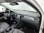 Kia Niro Hybrid 1.6 GDi Edition | Automaat | Schuif-/kanteldak | Apple Carplay / Android Auto | Trekhaak | Parkeer sensoren | Half Leder | Stoel verwarming | Stuur verwarming | Cruise control | Climate control | DAB |