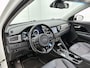 Kia Niro Hybrid 1.6 GDi Edition | Automaat | Schuif-/kanteldak | Apple Carplay / Android Auto | Trekhaak | Parkeer sensoren | Half Leder | Stoel verwarming | Stuur verwarming | Cruise control | Climate control | DAB |