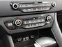 Kia Niro Hybrid 1.6 GDi Edition | Automaat | Schuif-/kanteldak | Apple Carplay / Android Auto | Trekhaak | Parkeer sensoren | Half Leder | Stoel verwarming | Stuur verwarming | Cruise control | Climate control | DAB |