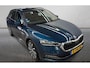 Skoda Octavia Combi 1.5 e-TSI DSG Business Edition Plus Navigatie Trekhaak Panoramadak Camera Alcantara  ACC Dab Stoelverwarming Keyless Carplay 18 Inch Velgen Extra Getint Glas Chroom Rails Led Koplampen NL Auto 1e Eigenaar Super compleet !
