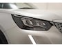 Peugeot e-2008 EV Active 50 kWh 3-Fase [ Navi Camera Stoelverwarming ]