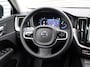 Volvo XC60 2.0 T6 Plug-in hybrid AWD Plus Dark Automaat / Panoramadak / Trekhaak / 360* camera / All seasonbanden