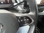 Volkswagen ID.4 First 204pk 77 kWh / Navigatie / Camera / App-Connect / Stuur & Stoelverwarming / Parkeersensoren Voor & Achter / 20" LMV