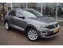 Volkswagen T-Roc 1.5 TSI 150PK DSG-7 Sport | TREKHAAK | NAVIGATIE | CRUISE + CLIMATECONTROL | DIGITAAL DASHBOARD