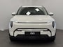 Kia EV3 Plus Long Range Plus 81.4 kWh | €3.000,- Inruilvoordeel! | Private Lease vanaf € 559,- | €700,- korting op een Kia Charge laadpaal | 2,99% rente | 605Km WLTP | Navigatie | Adaptieve cruisecontrol | Stoel en stuur verwarming | Keyless entry | Dodehoekassistent | Parkeersensoren V+A | Privacy glass | Draadloos telefoonoplader |