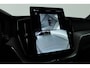 Volvo XC60 2.0 T8 Plug-in hybrid AWD Ultra Black Edition | Facelift | Trekhaak |  Luchtvering | 22 inch | HUD | Pano |