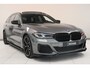 BMW 5-Serie Touring 530e M-Sport | Pano| Trekhaak | Head-Up | 20"Lichtmetaal |