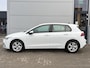 Volkswagen Golf 1.0 TSI 110pk Life Business | Climate control | Navigatie by app | Lm-velgen | Stoelverwarming | Adaptieve cruise control