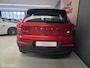 Volvo XC40 1.5 T4 Recharge R-Design|Fusion Red Metallic|CAM|Stoel/Stuur verwarm|Carplay