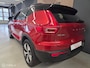 Volvo XC40 1.5 T4 Recharge R-Design|Fusion Red Metallic|CAM|Stoel/Stuur verwarm|Carplay
