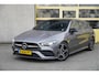Mercedes-Benz CLA Shooting Brake 180 Automaat! AMG BJ2020 Lmv 18" | Led V+A | Pdc | Navi | Keyless entry | Panoramadak | Elek. achterklep | Burmester Audio | Dashboard verlichting | Virtual cockpit | Climate control | Cruise control | Sportstoelen | Zwarte hemel | Extra getint glas
