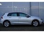 Volkswagen Golf 1.0 TSI 110pk Life | Achteruitrijcamera | Navigatie | Sfeerverlichting