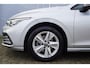 Volkswagen Golf 1.0 TSI 110pk Life | Achteruitrijcamera | Navigatie | Sfeerverlichting