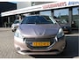 Peugeot 208 1.6 Benzine Allure Blossem 5-Deurs * Groot Touch Screen Google Maps Spotify via Apple Car Play * Trekhaak * Climate & Cruise Control * L.M. Velgen * Vingerhoets; Vierde Generatie Eersteklas Service !
