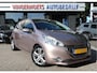 Peugeot 208 1.6 Benzine Allure Blossem 5-Deurs * Groot Touch Screen Google Maps Spotify via Apple Car Play * Trekhaak * Climate & Cruise Control * L.M. Velgen * Vingerhoets; Vierde Generatie Eersteklas Service !
