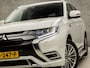 Mitsubishi Outlander 2.4 PHEV Deluxe 225Pk Automaat (SCHUIFDAK, APPLE CARPLAY, 360 CAMERA, LEDER, ZWART HEMEL, ADAPTIVE CRUISE, GETINT GLAS, STOELVERWARMING, NIEUWE APK, NIEUWSTAAT)