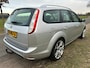 Ford Focus Wagon 1.6 Comfort dealer ond. met trekhaak