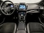 Ford Kuga 1.5 EcoBoost ST Line 150Pk (PANORAMADAK, APPLE CARPLAY, GROOT NAVI, LEDER/ALCANTARA, STUUR/STOELVERWARMING, SPORTSTOELEN, TREKHAAK, KEYLESS, NIEUWSTAAT)
