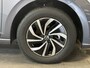 Volkswagen Polo 1.0 95pk TSI Life Edition Velgen 'Essex', 15 inch lichtmetaal in zwart | Licht en Zicht Pakket | Voorstoelen verwarmbaar