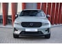 Volvo XC40 B3 Plus Dark | Stoelverwarming | 360° Camera | H/K | Memory Stoelen | Glossy Black