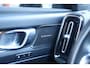 Volvo XC40 B3 Plus Dark | Stoelverwarming | 360° Camera | H/K | Memory Stoelen | Glossy Black