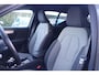 Volvo XC40 B3 Plus Dark | Stoelverwarming | 360° Camera | H/K | Memory Stoelen | Glossy Black