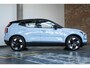 Volvo EX30 Single Motor Extended Range Plus 69 kWh | Verwarmde Voorstoelen en Stuurwiel | Warmtepomp | 19'' Lichtmetalen Velgen | Achteruitrijcamera | AppleCarplay / AndroidAuto | Keyless Entry/Start