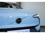 Volvo EX30 Single Motor Extended Range Plus 69 kWh | Verwarmde Voorstoelen en Stuurwiel | Warmtepomp | 19'' Lichtmetalen Velgen | Achteruitrijcamera | AppleCarplay / AndroidAuto | Keyless Entry/Start