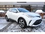 Toyota C-HR 1.8 Hybrid Style | Rijklaar | Trekhaak | Parelmoer | Blind Spot | Stoel-/stuurverw. | Apple/Android | Navi | LED | Keyless | Camera | Dealer onderhouden