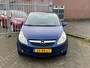 Opel Corsa 1.4-16V Enjoy 90PK! NL AUTO NAP! Airco l MTF-stuur l PDC l AUX l LMV! NIEUWE APK!