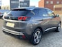 Peugeot 3008 1.2 Turbo 130 pk Automaat Allure Pack Navigatie Camera Carplay Adaptieve Cruise DAB Stoelverwarming Keyless Led 18 Inch Velgen Zwart Dak Parkeersensoren Getint Glas 1e Eigenaar in nieuwstaat