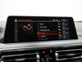 BMW X4 xDrive20i M Sport 184pk Dealer O.H. Carbon Schwarz Metallic | Adaptive Cruise | Camera | Sfeerverlichting | Lederen Sportstoelen Verwarmd | Apple Carplay | Virtual Cockpit | Navigatie | DAB | 19"L.M |