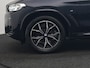 BMW X4 xDrive20i M Sport 184pk Dealer O.H. Carbon Schwarz Metallic | Adaptive Cruise | Camera | Sfeerverlichting | Lederen Sportstoelen Verwarmd | Apple Carplay | Virtual Cockpit | Navigatie | DAB | 19"L.M |