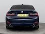 BMW 3-Serie 320i High Executive Edition Aut. | Leer | Schuifdak | Sportstoelen | Stoel + stuurverwarming | Camera | 18" Lm-wielen |