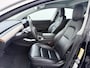 Tesla Model 3 Long Range AWD 75kWh Trekhaak Lmv 18" AutoPilot FSD Leder Panoramadak Adaptive-Cruise Camera's Elektr.-Stuur+Stoelen+Spiegels+Geheugen+Easy-Entry+Verwarmde stoelen Park assistent Pdc WIFI Lane-Assist Speed-Assist Navi LED Comfortstoelen ACC DAB Voorverwarmen interieur via App Keyless One-Pedal-Drive 4WD 1.000KG Trekgewicht Origineel Nederlandse Auto Fabrieksgarantie op Batterij en Motor tot 192.000km/18-11-2027