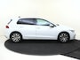 Volkswagen Golf 1.4 eHybrid Style | SoH 98% | Adaptieve cruise control | Achteruitrijcamera | 3-zone airco | Dodehoek detectie | Stoel- en stuurwielverwarming | CarPlay |
