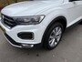 Volkswagen T-Roc 1.5 TSI Sport Business AUTOMAAT / PANO / ACC / LINE ASSIST / CAMERA / LED / ELEK KLEP / TREKHAAK / LM VELGEN