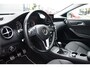 Mercedes-Benz A-klasse 180 Edition Navigatie Style-Licht/zichtpakket Bi-Xenon 18'LMV