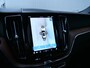 Volvo XC60 2.0 T6 Plug-in hybrid AWD R-Design 350 Pk Automaat Navigatie / DAB / Pano-dak / Leer / Trekhaak