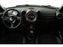 MINI Countryman Mini 1.6 Cooper Business Line (PARKEERSENSOREN, NAVIGATIE, STOELVERWARMING)