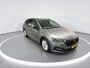 Skoda Octavia Combi 1.0 e-TSI 110pk DSG Sport Business Edition · Apple/Android Car Play · Inklap. Trekhaak · Active Info Display · Cruise Control · Sfeerverlichting · Garantie t/m 02-01-2028 of 100.000km